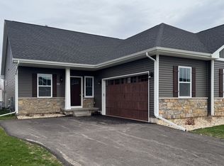 632 Anjali Ct #L, Sycamore, IL