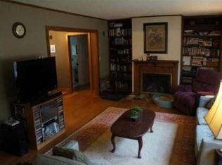 909 E Red Rd, Independence, MO 64055