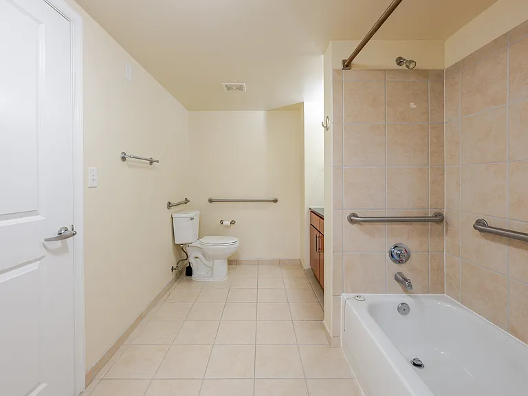 915 E St NW #317 — Photo 8