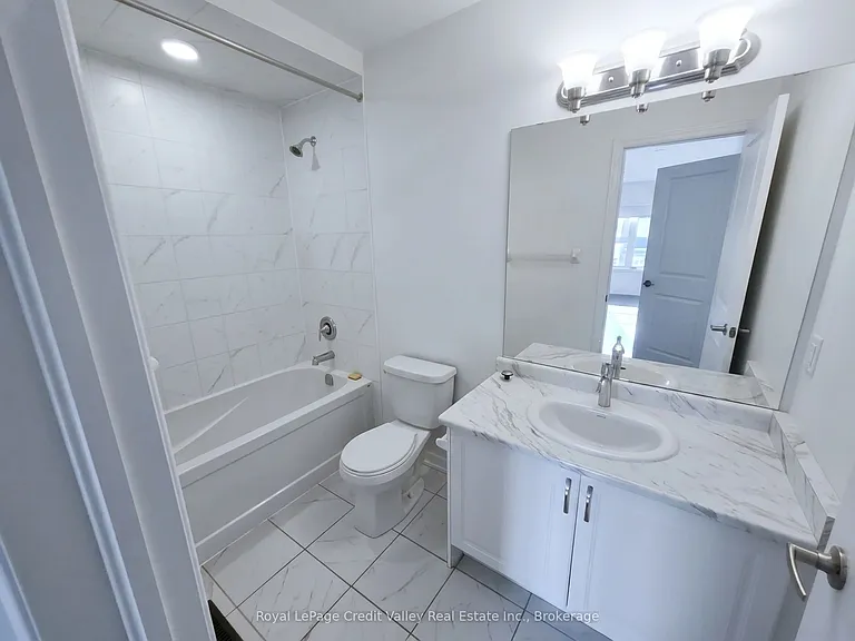 2207 Lozenby St — Photo 13