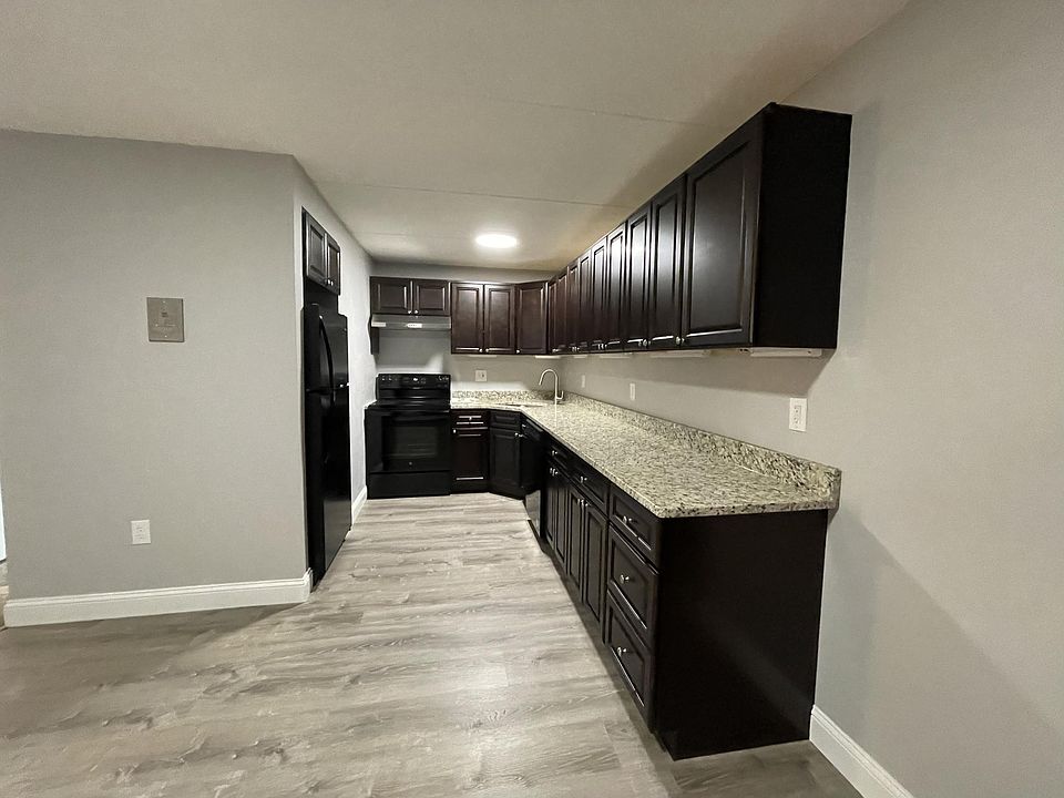 1st image of 176 Presidents Ln APT 102