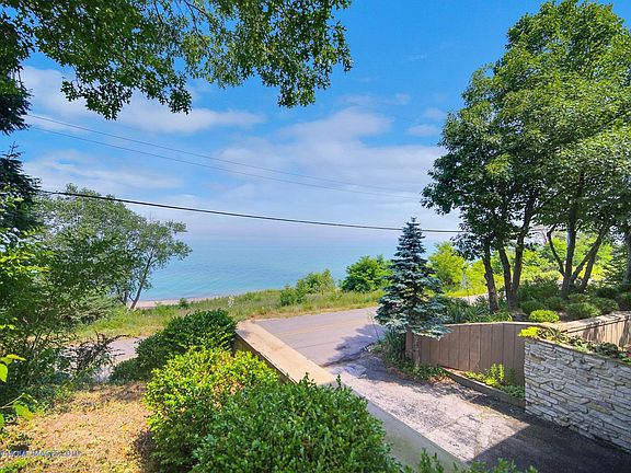 4th image of 331 Lake Front Dr