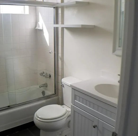 6830 Woodley Ave #5 — Photo 2