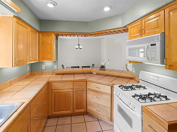4th image of 601 Animas View Drive #108
