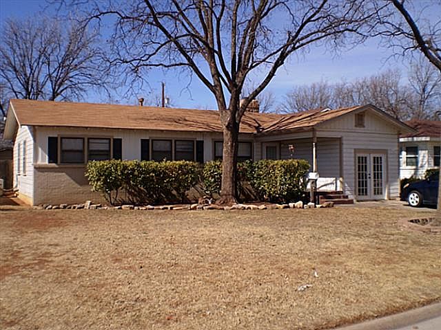 1st image of 710 Woodlawn Dr