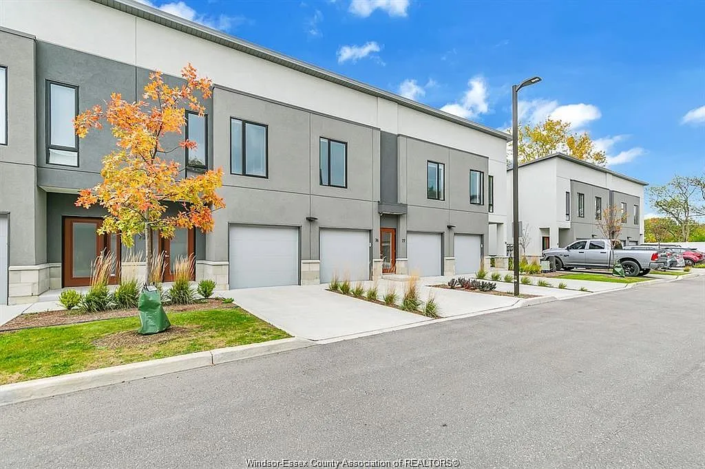 2 bed, 1035 sqft, $2,345 — Photo 1