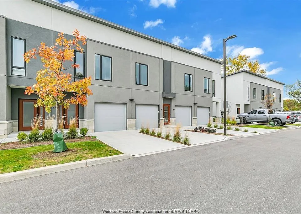550 Sandison St #33