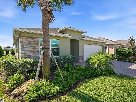 3rd image of 44604 Palm Frond Dr