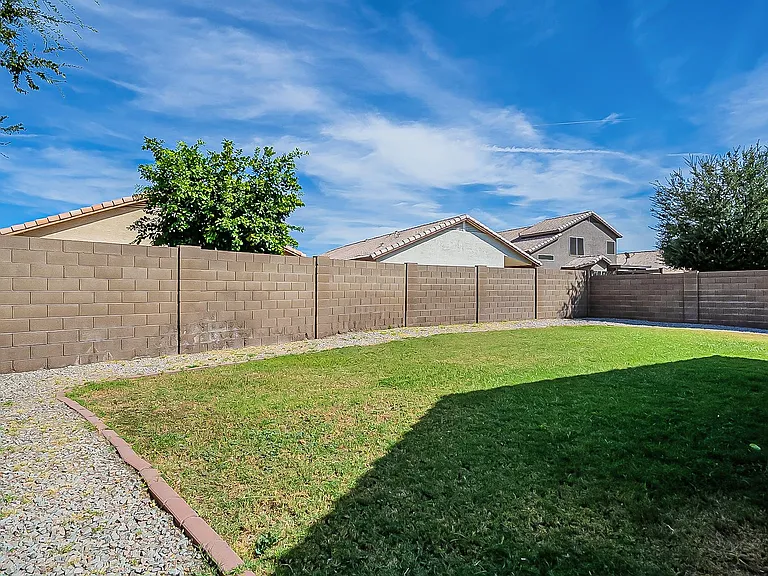 718 W Baylor Ln — Photo 42