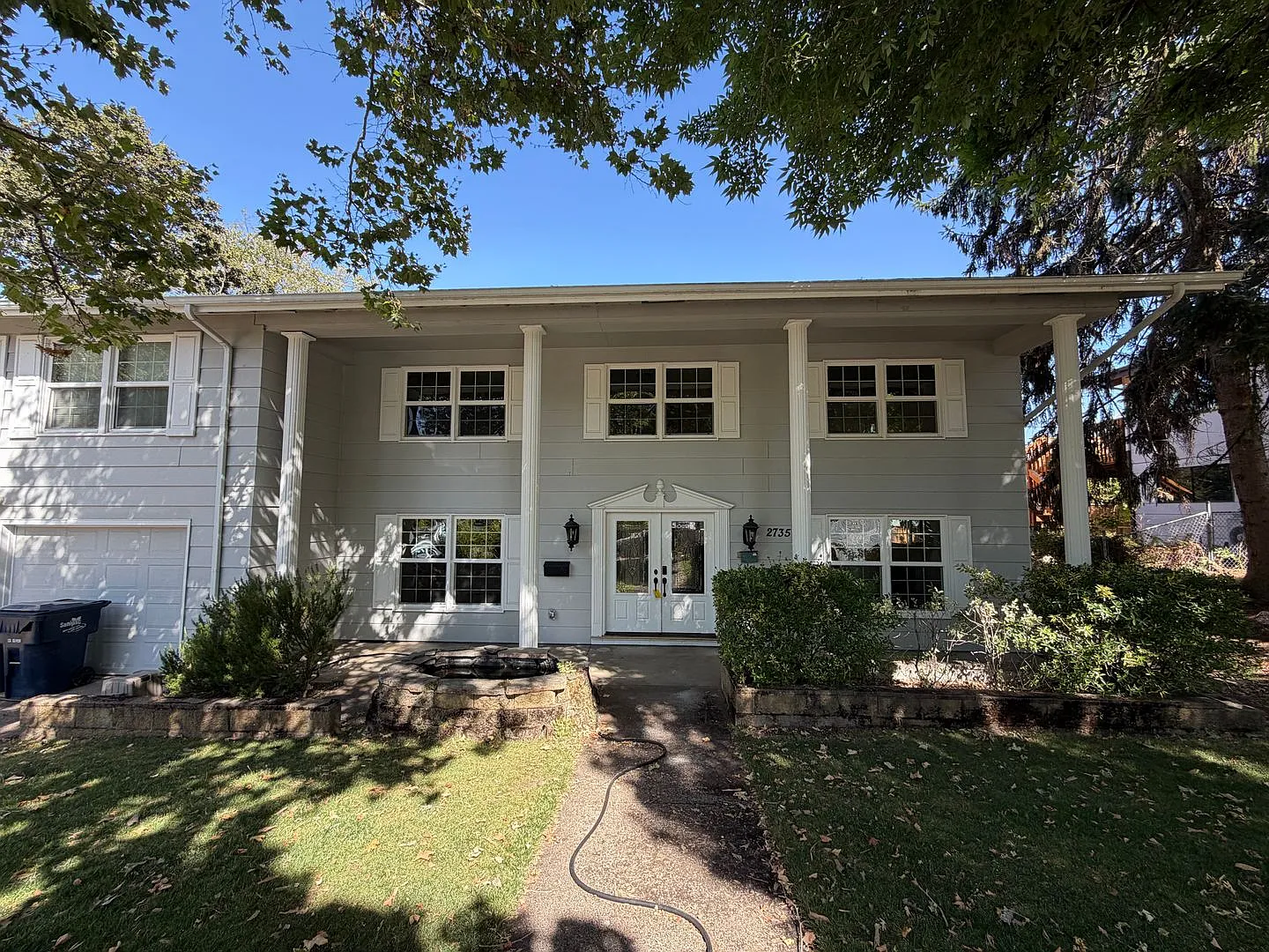 Spacious 4 Bedroom, 2.5 Bath Home in the Friendly Neighborhood — Photo 1