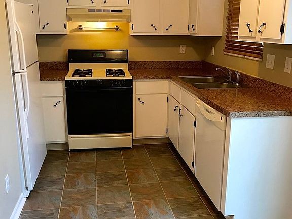 4th image of 7880 Woodhouse Ln