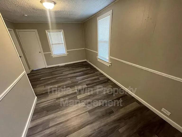 9425 Burdella Ave — Photo 15
