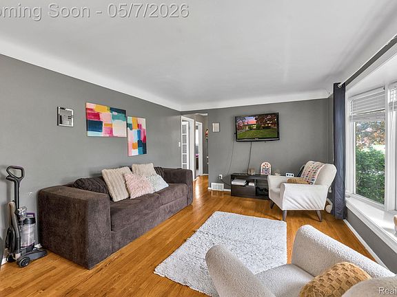 5th image of 37022 Pinewood Rd