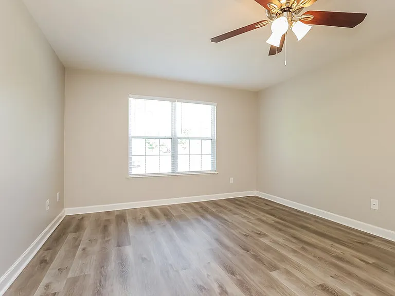 407 Cindi Ct — Photo 10