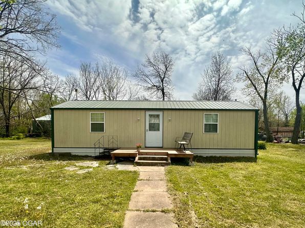 305 W Pine St, Cherokee, KS 66724