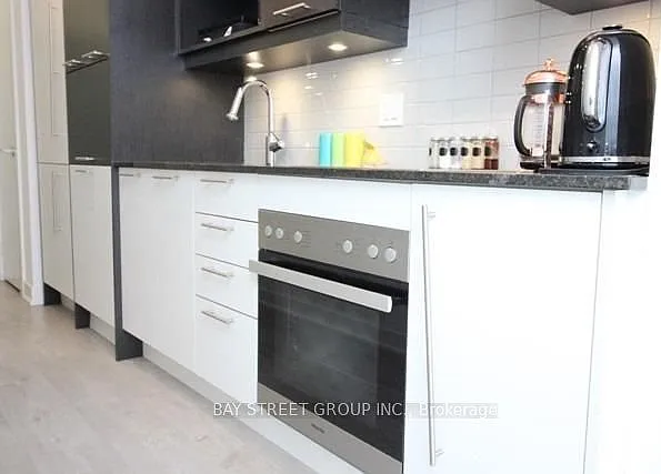 199 Richmond St W #808 — Photo 7