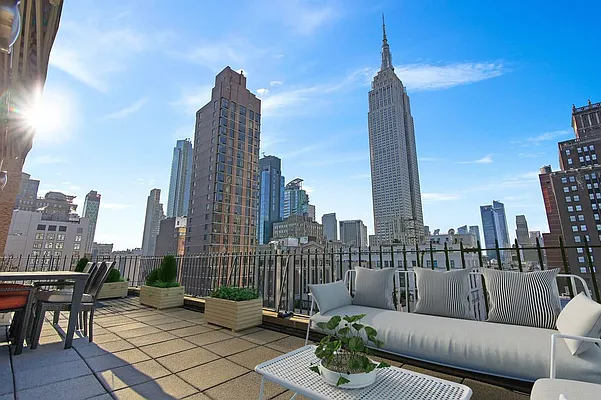 Rented by Stonehenge NYC LLC | media 21