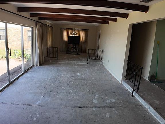 4th image of 5026 N Socrum Loop Rd