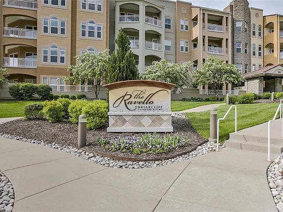 4th image of 3810 N Mulberry 204 Dr Unit 204