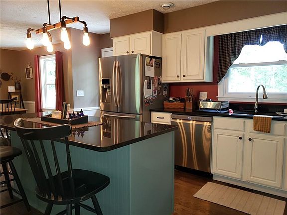 3rd image of 1664 W Shady Ln