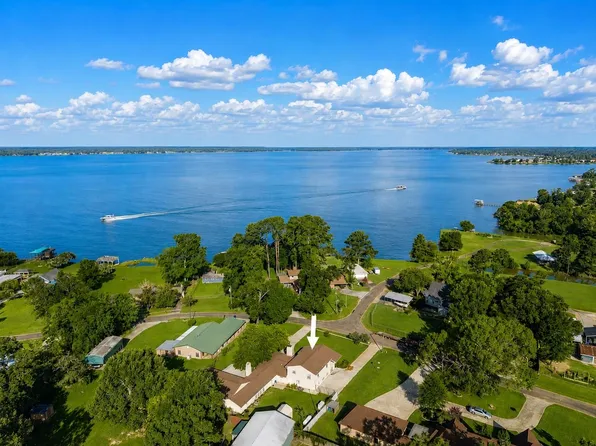 235 Lakeview Hbr, Onalaska, TX 77360