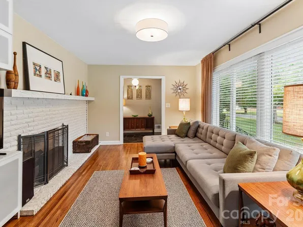 122 Chanticleer Ct, Charlotte, NC 28214