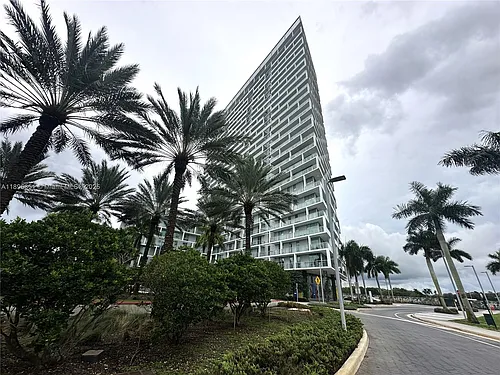 2000 Metropica Way Photo 1