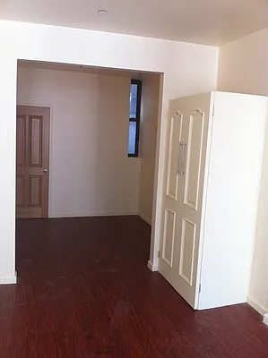 Rented by Perry Associates NYC Inc | media 19