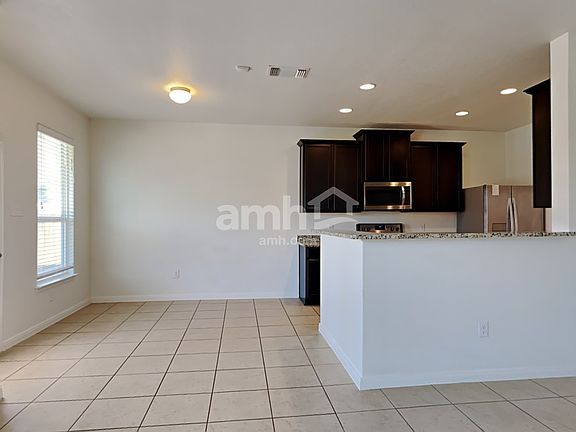 4th image of 7819 Creekshore Cv