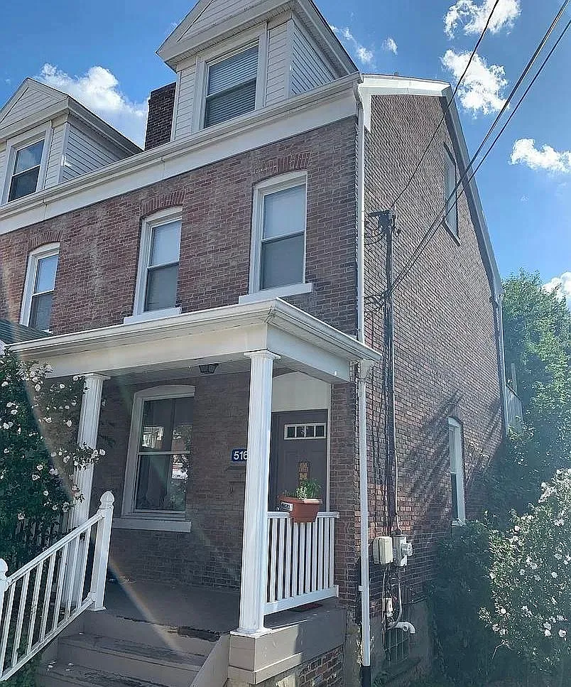 3 bed, 1.5 bath, 1152 sqft, $1,700 — Photo 3