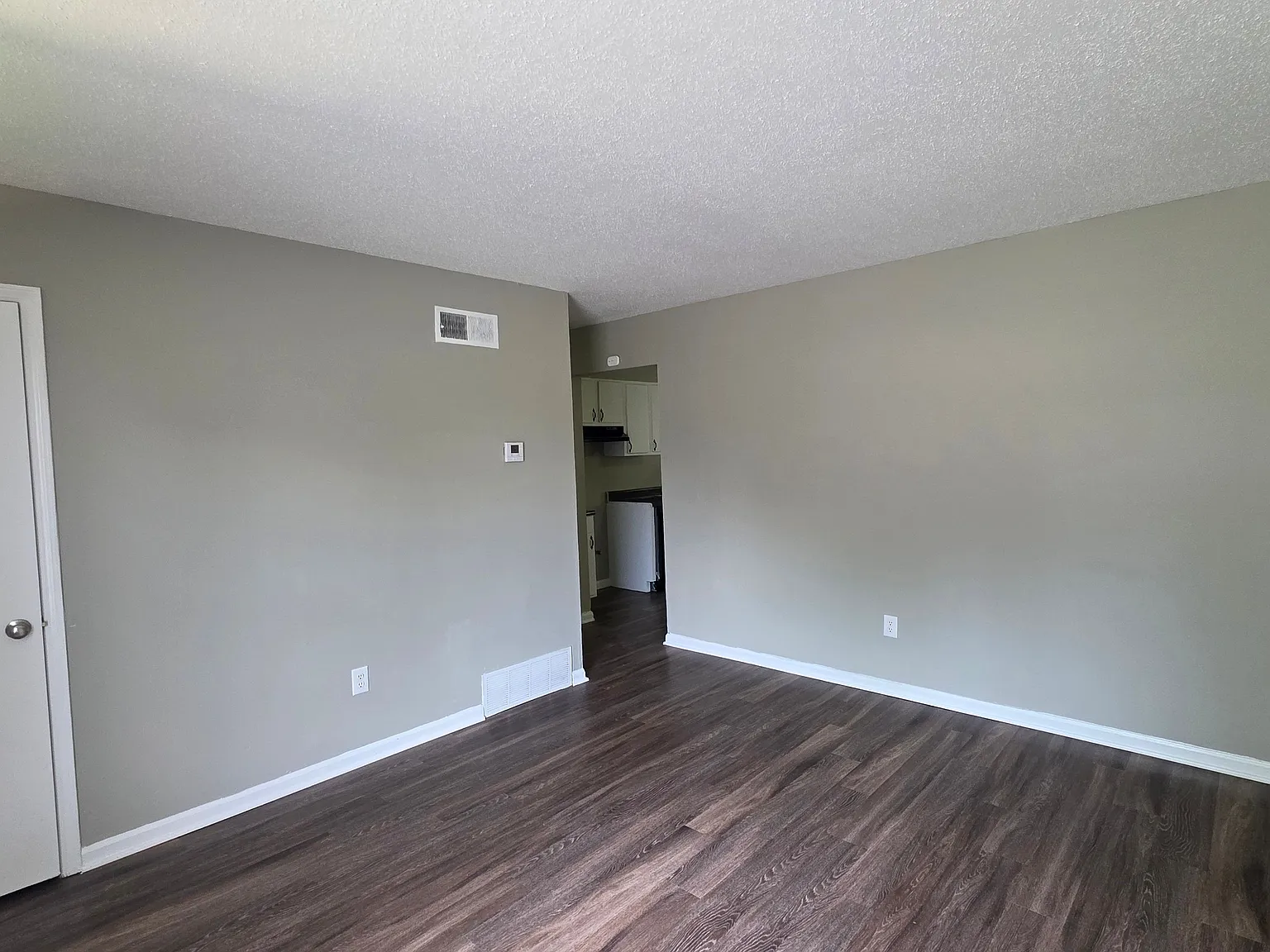 Charming 3-Bedroom Brick Home with Carport & Fenced Backyard — Photo 3