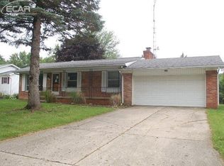 4190 Charter Oak Dr, Flint, MI