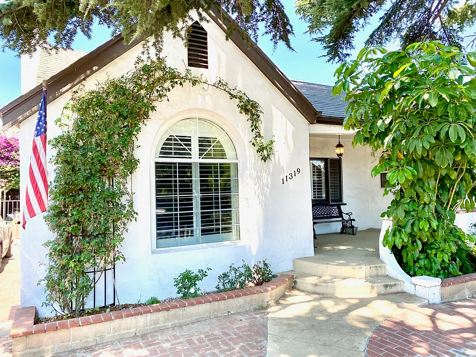 11319 Martha St