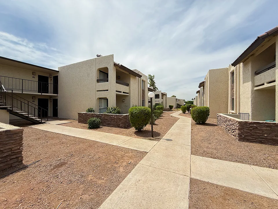 3825 E Camelback Rd #215