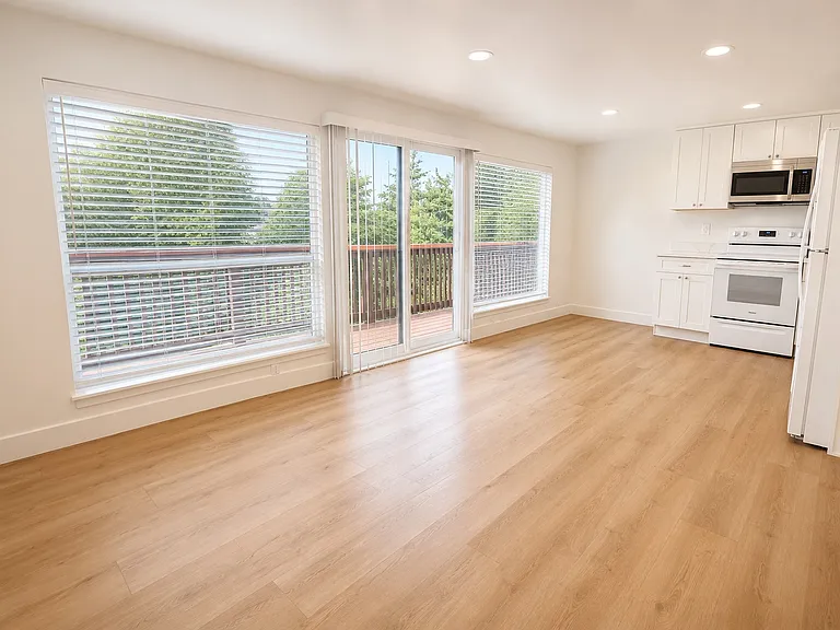 8711 S 114th St #1A — Photo 14