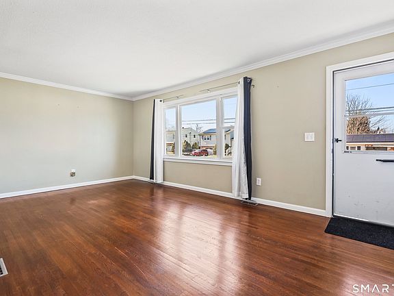 4th image of 46 Greenview Drive