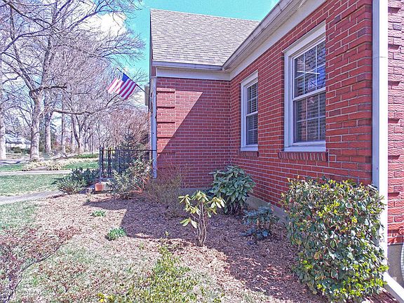 2nd image of 1226 Valley Dr