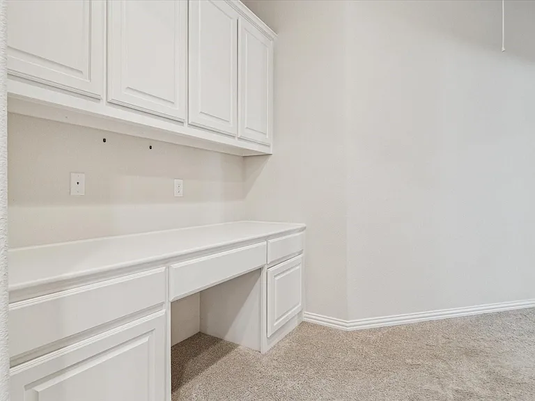 1618 Whirlaway Ct — Photo 24
