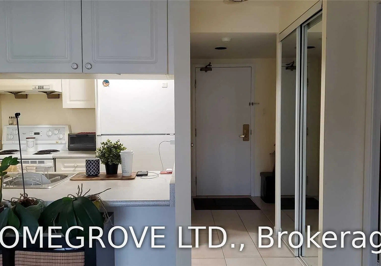 887 Bay St — Photo 4