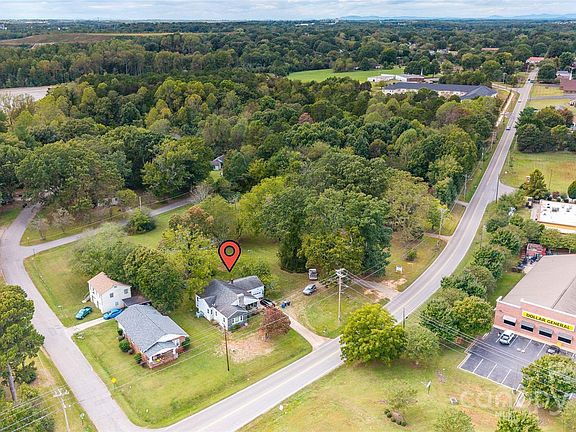 3rd image of 1611 Old Wilkesboro Rd
