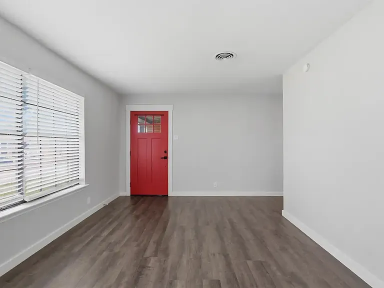 10805 Lake Gardens Dr — Photo 4