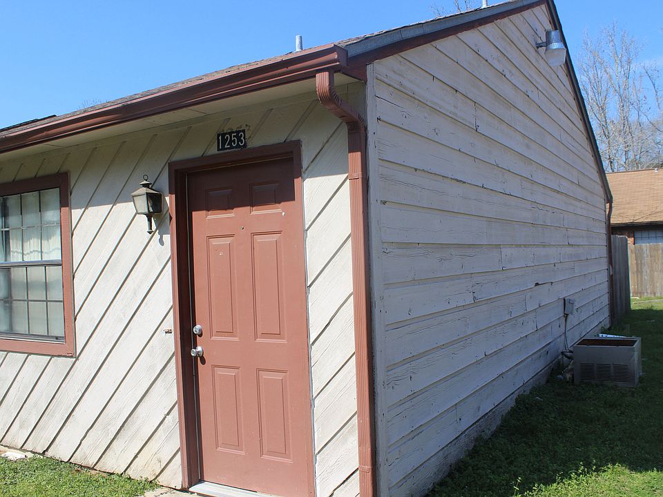 1st image of 1253 Continental Ct