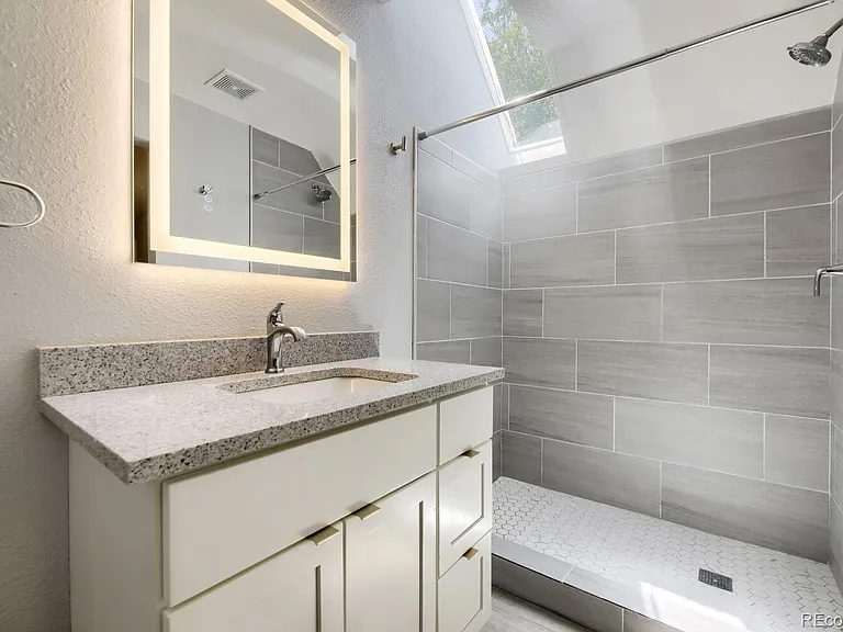 3515 N Williams St — Photo 7