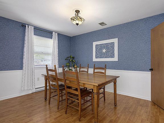 4th image of 108 Adelaide Dr