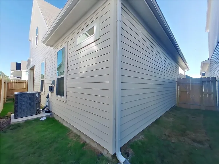 22733 Terrazzo Dr — Photo 16