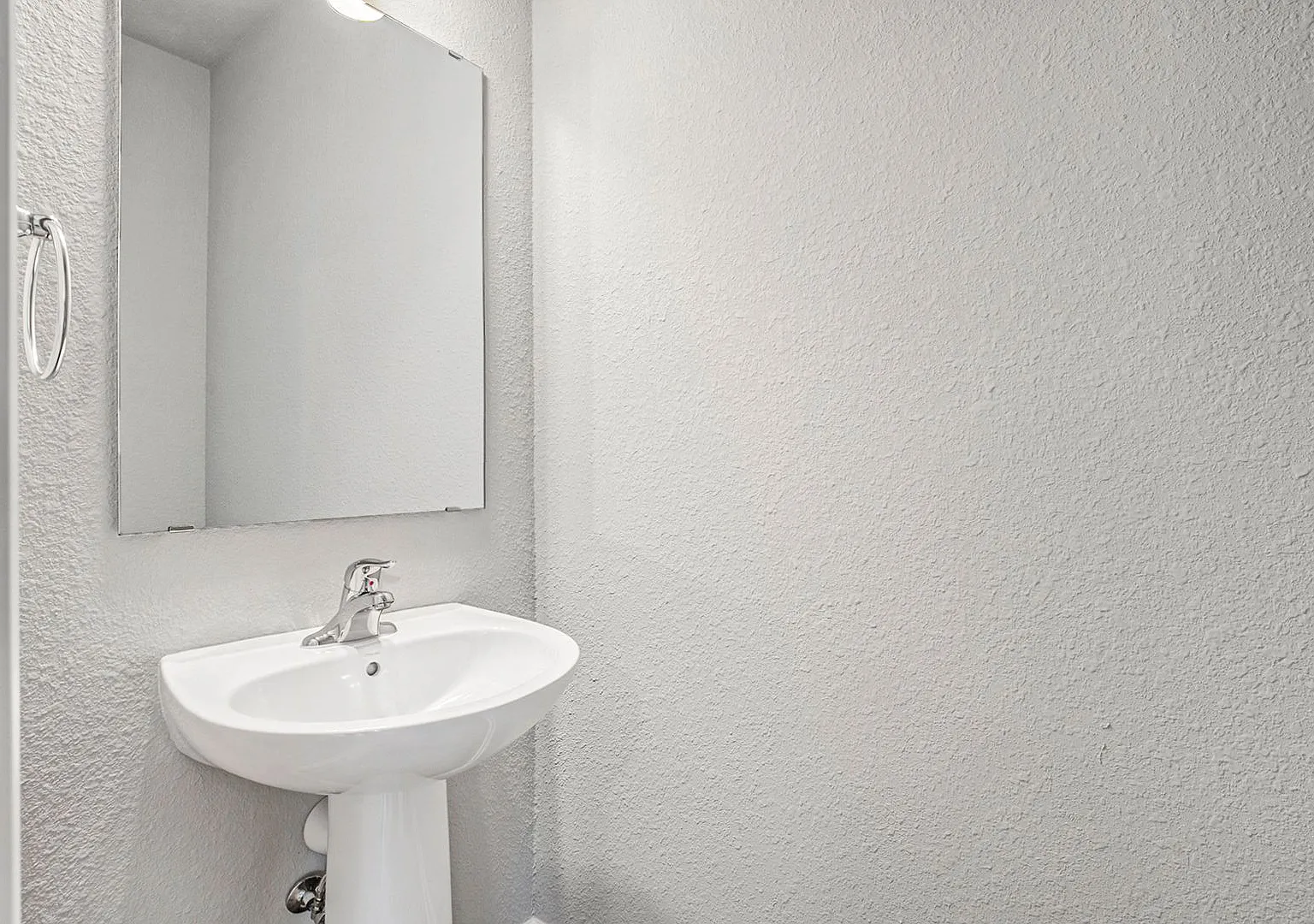 Move-In Special: Get October FREE! Move in by September 30th to receive FREE rent for October. Ta... — Photo 4