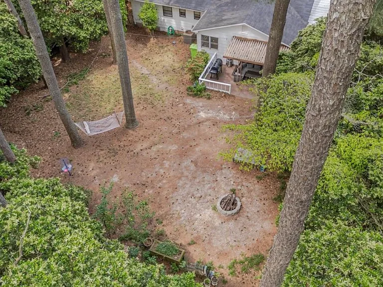 409 Northclift Dr — Photo 6