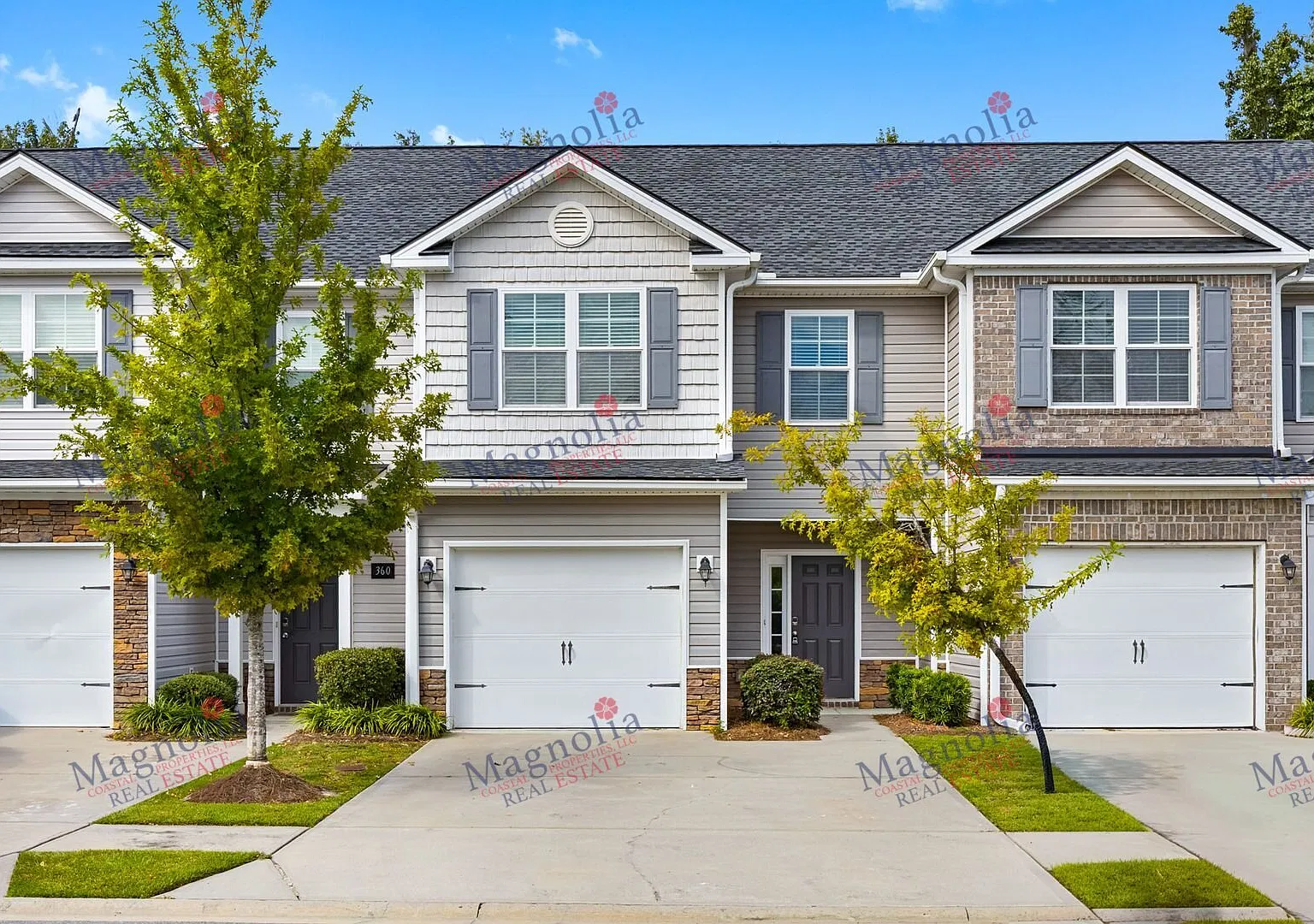 3 bedrooms, 2.5 bathrooms townhome in the City of Richmond Hill! — Photo 1