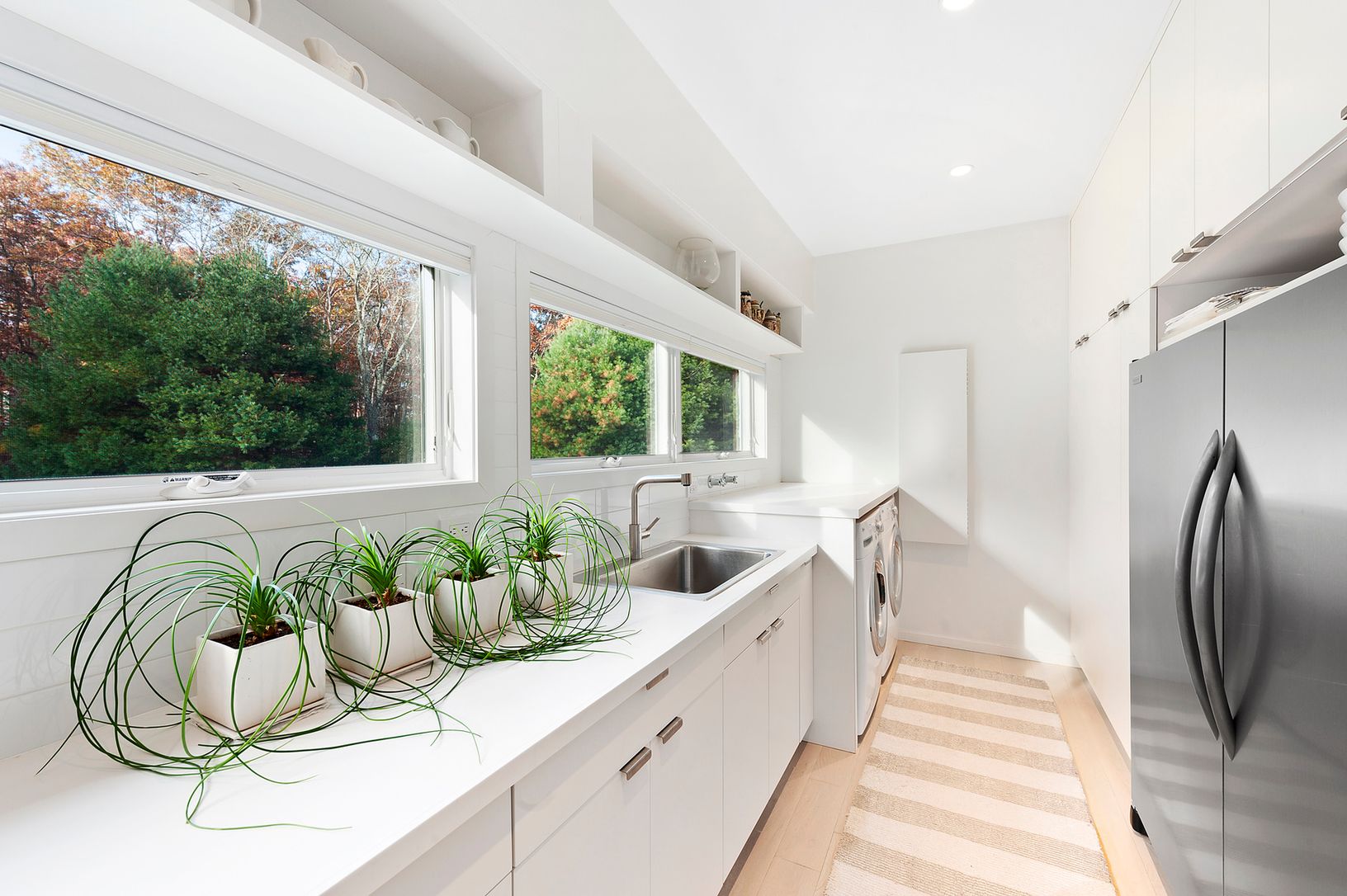  BUTLERS PANTRY WITH LAUNDRY AREA