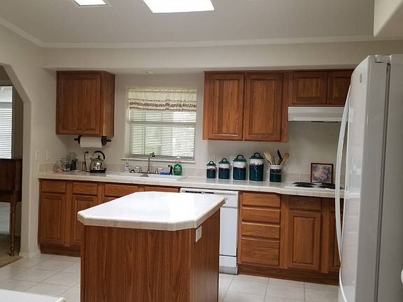 4th image of 602 Glen Oak St